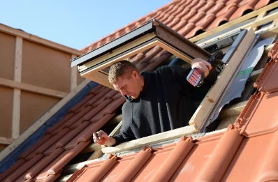 Pose de fenêtres de toit Velux à Ronchois